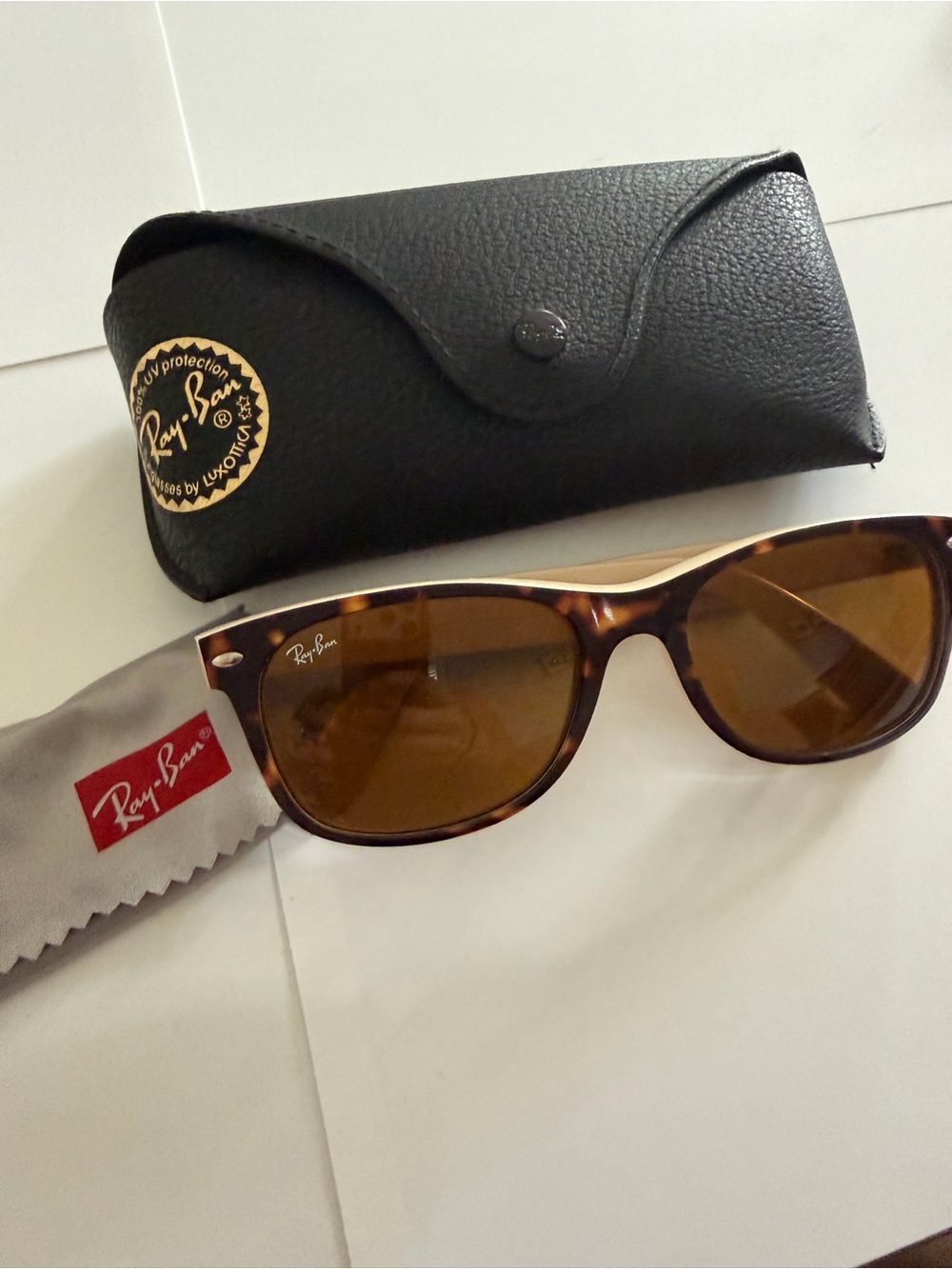 Ray-Ban RB 2132 New Wayfarer 6012 Tortoise / Beige Sunglasses + Case